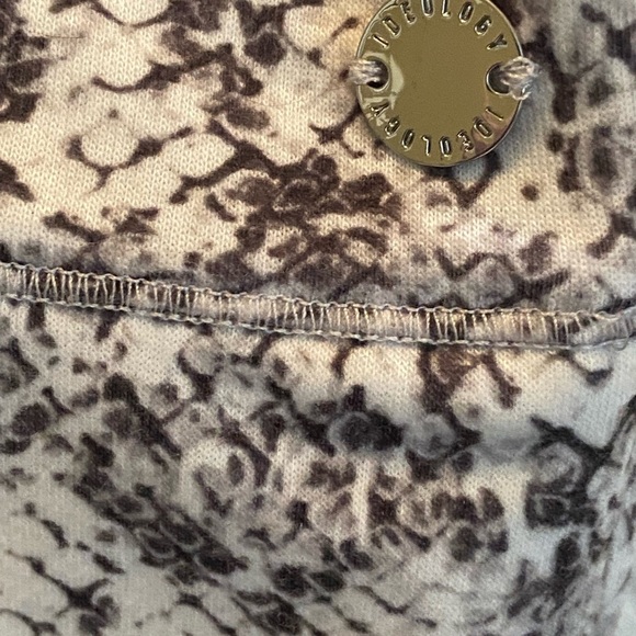 Ideology pullover hoodie size large.  The tie is missing. - Picture 5 of 6